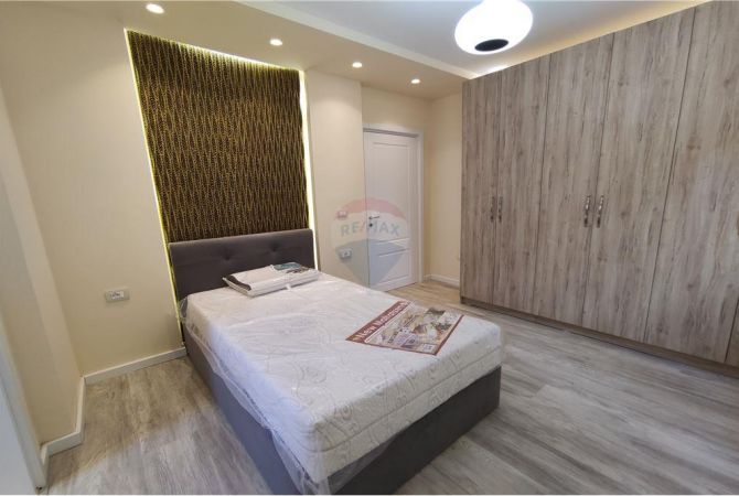 Shtepi me qera Apartament ne Tirane, 2+1, Mobilimi E mobiluar, Pagesa 700  Euro.