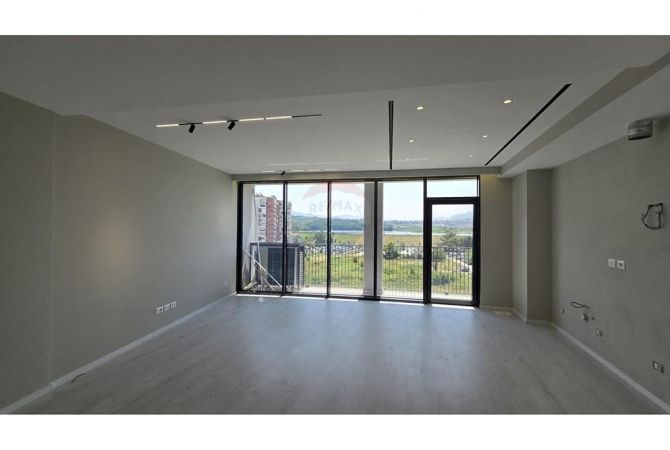 Ambient biznesi me qera 3+1 ne Tirane - 1,350 Euro