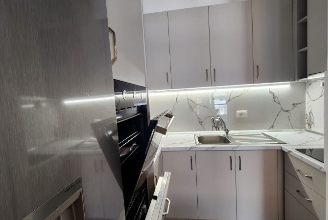 Shtepi me qera Apartament ne Tirane, 2+1, Mobilimi E mobiluar, Pagesa 800  Euro.