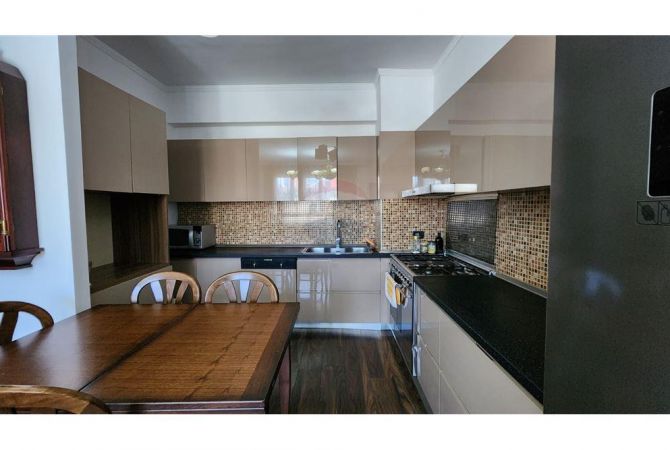 Shtepi me qera Apartament ne Tirane, 1+1, Mobilimi E mobiluar, Pagesa 730  Euro.