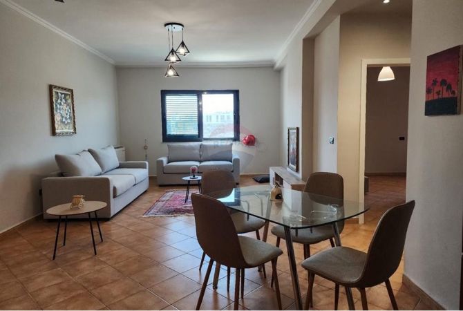 Shtepi me qera 2+1 ne Tirane - 700 Euro