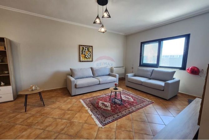 Shtepi me qera 2+1 ne Tirane - 700 Euro