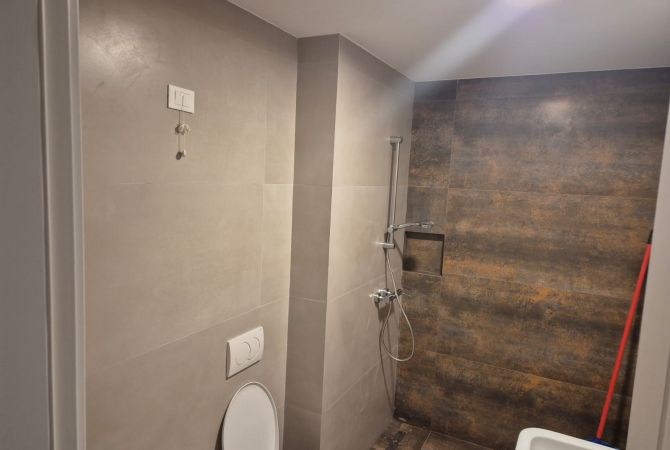 Ambient biznesi me qera 3+1 ne Tirane - 2,200 Euro