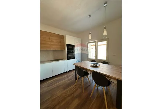 Shtepi me qera 2+1 ne Tirane - 850 Euro