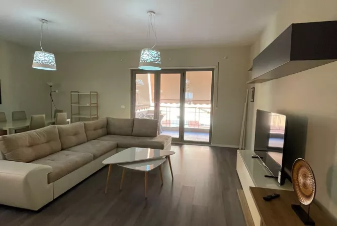 Shtepi me qera 2+1 ne Tirane - 950 Euro