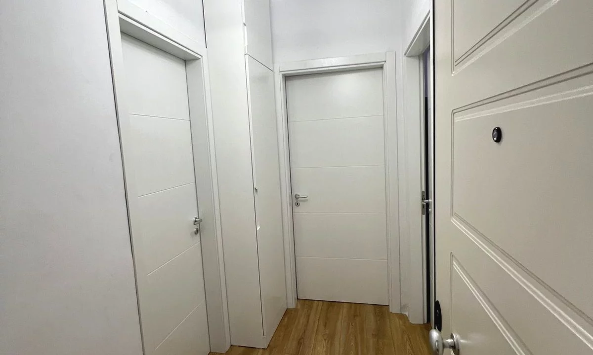 Shtepi me qera Apartament ne Tirane, 1+1, Mobilimi E mobiluar, Pagesa 60,000  Leke.