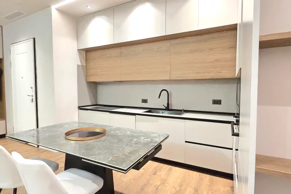 Shtepi me qera 2+1 ne Tirane - 1,500 Euro