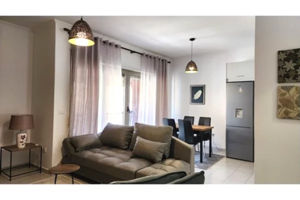 Shtepi me qera Apartament ne Tirane, 2+1, Mobilimi E mobiluar, Pagesa 750  Euro.