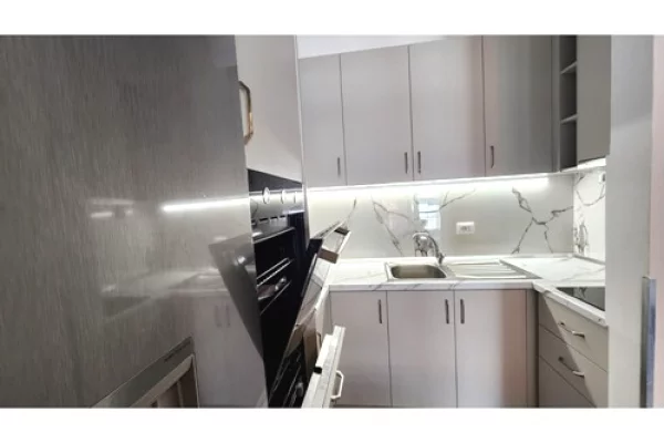 Shtepi me qera Apartament ne Tirane, 2+1, Mobilimi E mobiluar, Pagesa 750  Euro.