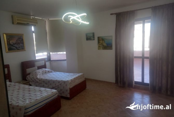 Shtepi me qera 2+1 ne Durres - 40,000 Leke