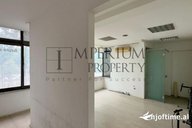 Ambient biznesi me qera 3+1 ne Tirane - 1,700 Euro