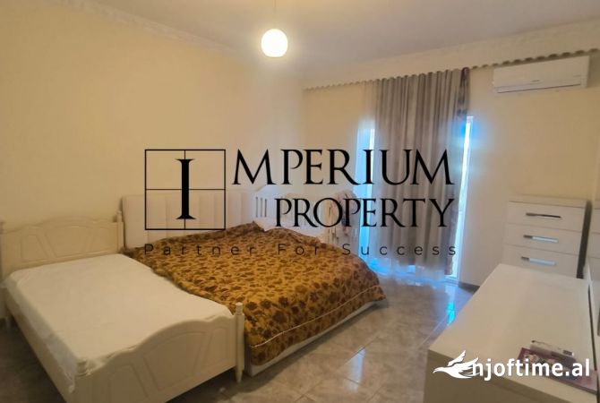 Shtepi me qera Vila Luksoze ne Durres, 4+1, Mobilimi E mobiluar, Pagesa 800  Euro.