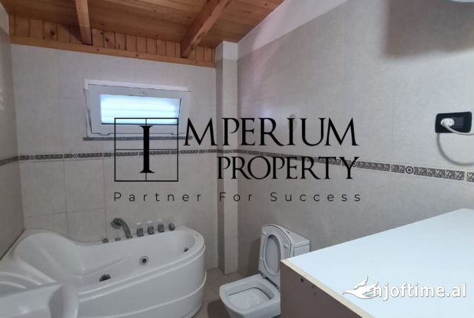 Shtepi me qera Vila Luksoze ne Durres, 2+1, Mobilimi E mobiluar, Pagesa 800  Euro.