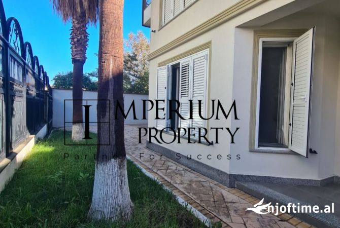 Shtepi me qera Vila Luksoze ne Durres, 2+1, Mobilimi E mobiluar, Pagesa 800  Euro.