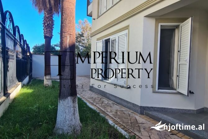 Shtepi me qera Vila Luksoze ne Durres, 2+1, Mobilimi E mobiluar, Pagesa 800  Euro.