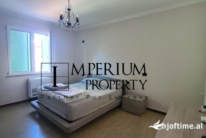 Shtepi me qera Vila Luksoze ne Durres, 2+1, Mobilimi E mobiluar, Pagesa 800  Euro.