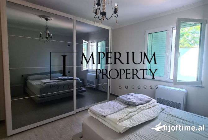 Shtepi me qera Vila Luksoze ne Durres, 2+1, Mobilimi E mobiluar, Pagesa 800  Euro.