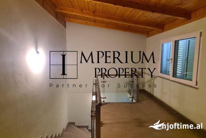 Shtepi me qera Vila Luksoze ne Durres, 2+1, Mobilimi E mobiluar, Pagesa 800  Euro.