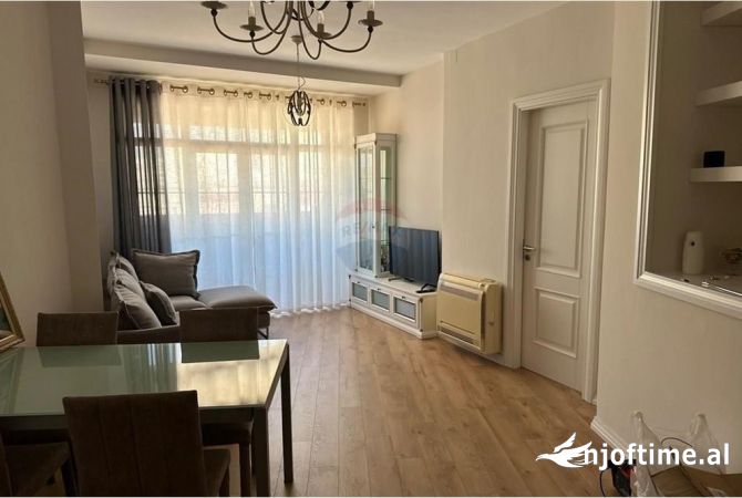 Shtepi me qera 2+1 ne Tirane - 950 Euro