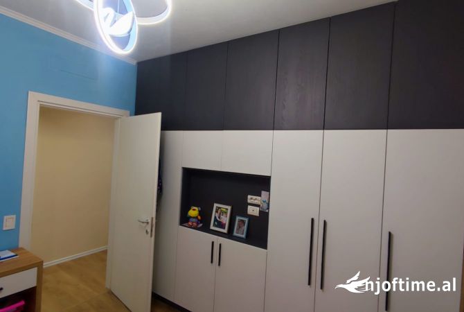 Shtepi me qera 2+1 ne Tirane - 700 Euro