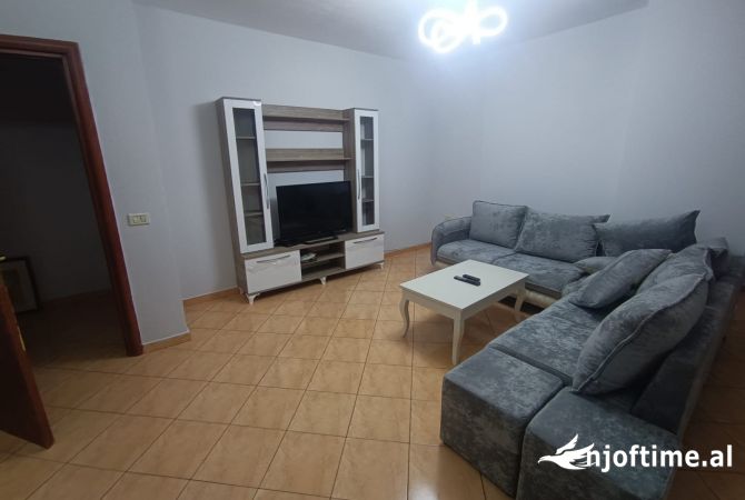 Shtepi me qera 2+1 ne Tirane - 500 Euro