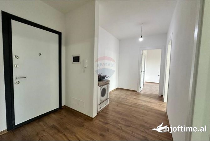 Shtepi ne shitje Apartament ne Tirane, 2+1, Mobilimi E mobiluar, Pagesa 184,000  Euro.