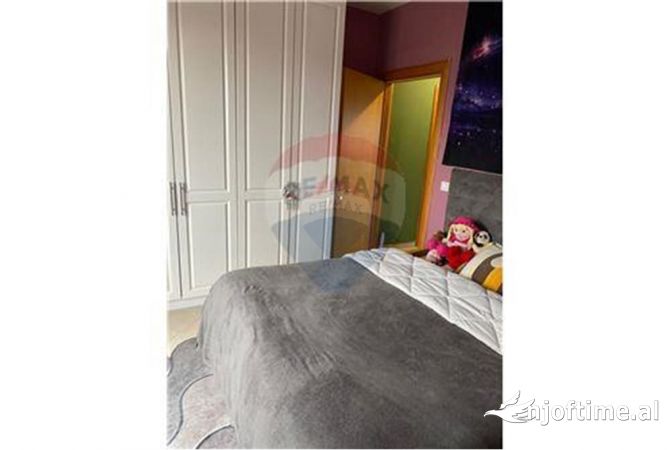 Shtepi ne shitje Apartament ne Tirane, 2+1, Mobilimi E mobiluar, Pagesa 130,000  Euro.