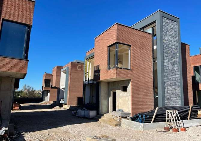 Shtepi ne shitje 3+1 ne Tirane - 450,000 Euro