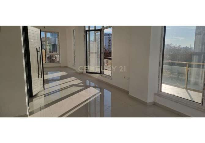 Ambient biznesi me qera 3+1 ne Tirane - 1,500 Euro