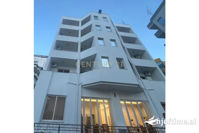 Ambient biznesi me qera 5+1 ne Durres - 7,800 Euro