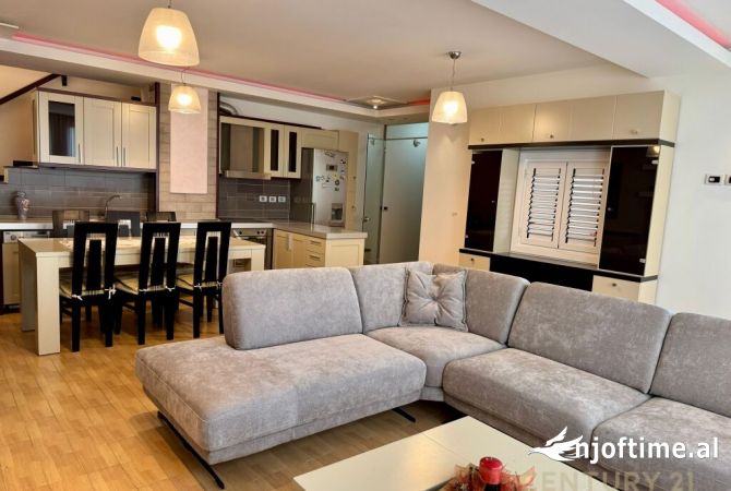 Shtepi me qera 2+1 ne Tirane - 900 Euro