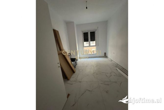 Shtepi ne shitje 2+1 ne Tirane - 90,000 Euro