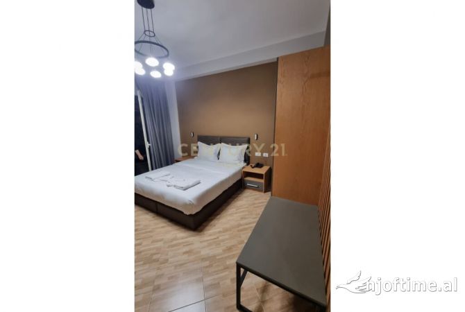 Ambient biznesi me qera 5+1 ne Tirane - 6,000 Euro