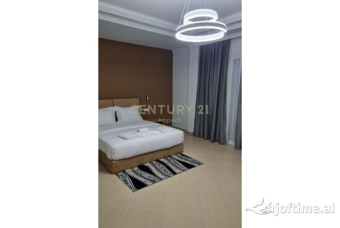 Ambient biznesi me qera 5+1 ne Tirane - 6,000 Euro