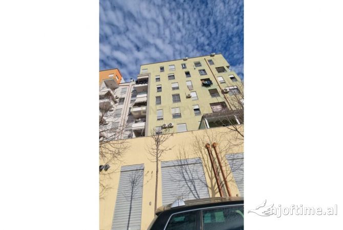 Ambient biznesi ne shitje 3+1 ne Tirane - 220,000 Euro