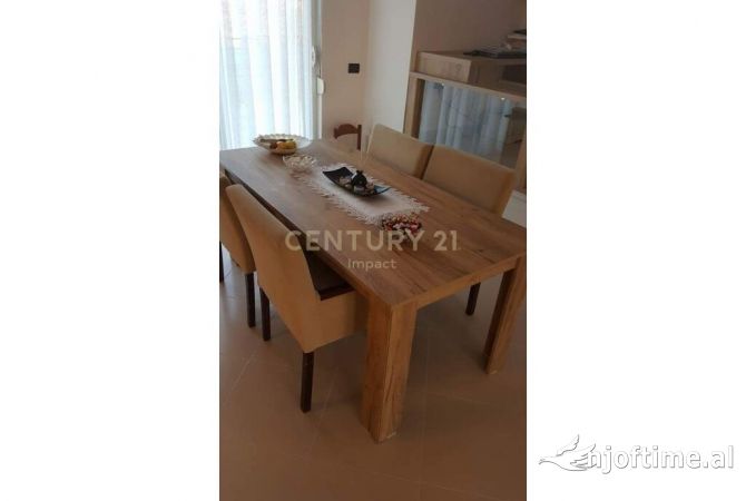 Shtepi ne shitje Apartament ne Tirane, 4+1, Mobilimi E mobiluar, Pagesa 370,000  Euro.