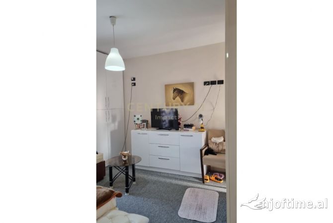 Shtepi ne shitje Apartament ne Tirane, 4+1, Mobilimi E mobiluar, Pagesa 370,000  Euro.