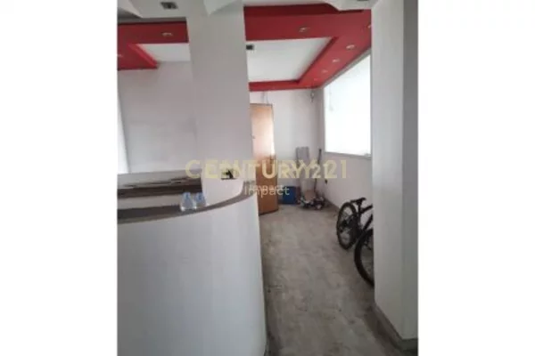 Ambient biznesi ne shitje 3+1 ne Tirane - 216,000 Euro
