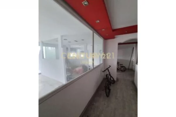 Ambient biznesi ne shitje 3+1 ne Tirane - 216,000 Euro