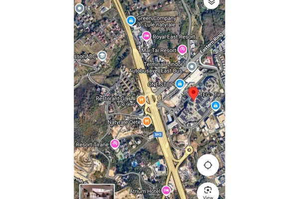 Truall ose Toke  ne Tirane - 75,000 Euro