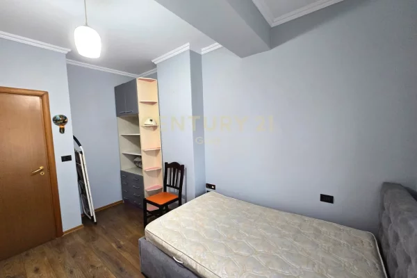 Shtepi me qera Apartament ne Tirane, 2+1, Mobilimi Pjeserisht e mobiluar, Pagesa 850  Euro.
