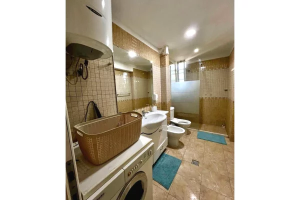 Shtepi me qera 1+1 ne Tirane - 1,200 Euro