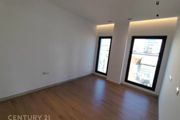 Ambient biznesi me qera 1+1 ne Tirane - 12,000 Euro