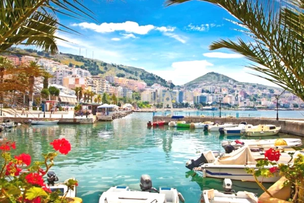 Ambient biznesi ne shitje 5+1 ne Sarande - 1,200,000 Euro