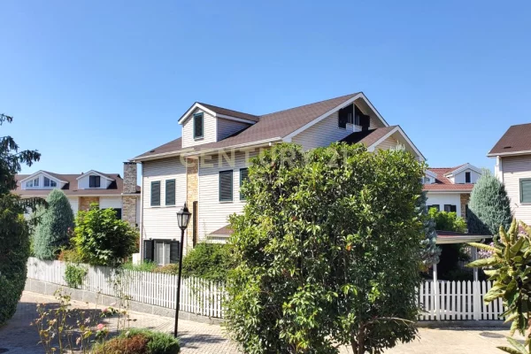 Casa in affitto 4+1 a Tirana - 2,800 Euro