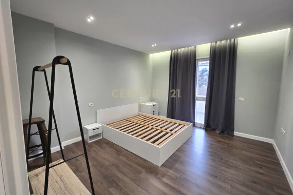 Shtepi ne shitje Apartament ne Tirane, 2+1, Mobilimi E mobiluar, Pagesa 210,000  Euro.