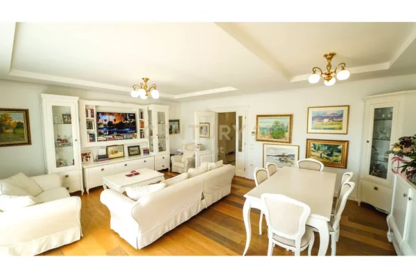 House for Sale 4+1 in Tirana - 620,000 Euro