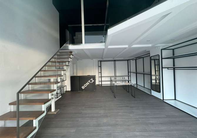 Jepet Ambient Biznesi me Qira ,prane Square 21, Rruga e Kavajes