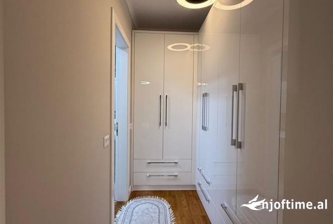Shtepi me qera Apartament ne Tirane, 2+1, Mobilimi E mobiluar, Pagesa 1,200  Euro.