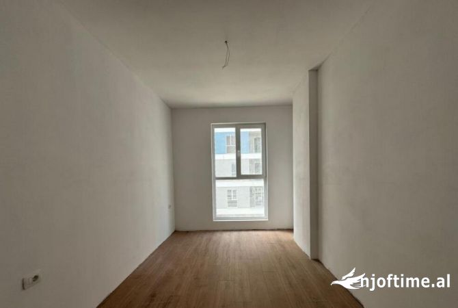 Shtepi ne shitje Apartament ne Tirane, 2+1, Mobilimi Bosh, pa mobiluar, Pagesa 98,600  Euro.